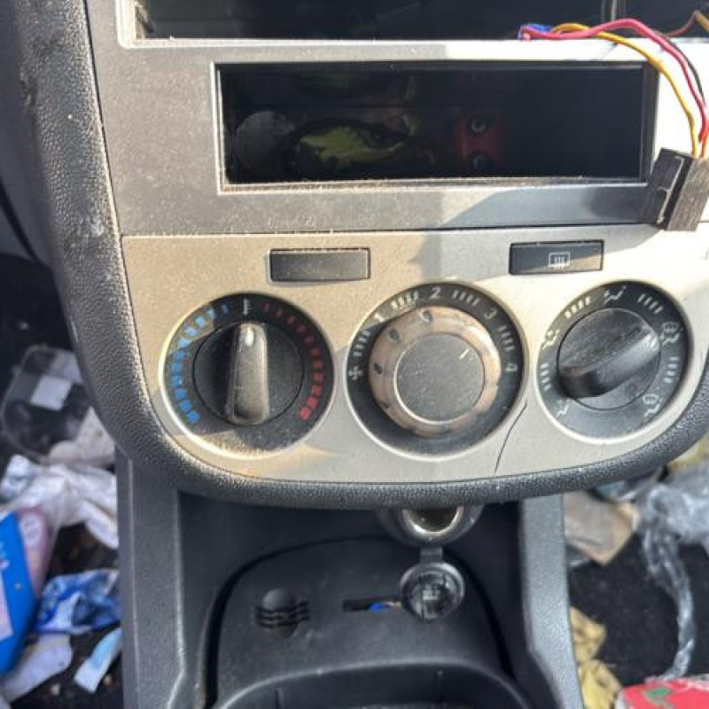 Custode avant gauche OPEL CORSA D Photo n°19