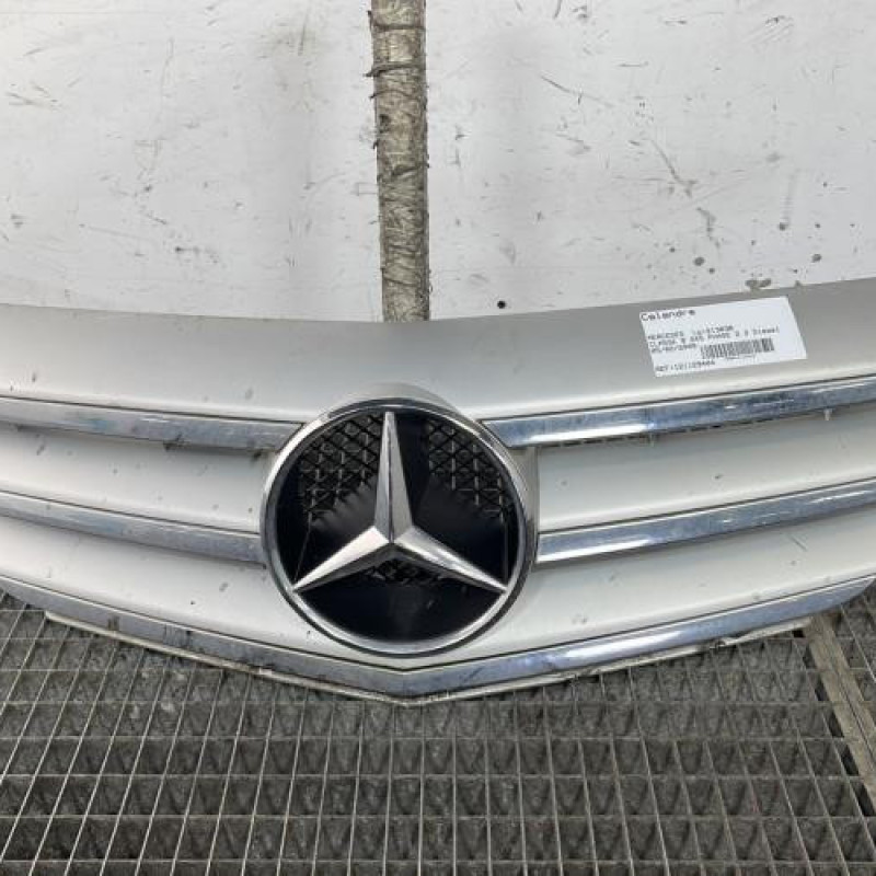 Calandre MERCEDES CLASSE B 245 Photo n°1