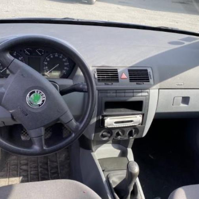 Feu arriere principal gauche (feux) SKODA FABIA 1 Photo n°19