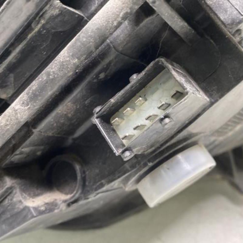 Optique avant principal gauche (feux)(phare) OPEL CORSA D Photo n°8