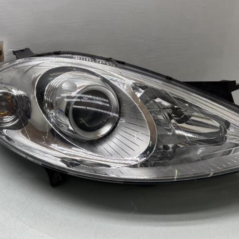 Optique avant principal droit (feux)(phare) MERCEDES CLASSE A 169 Photo n°1