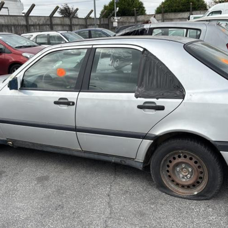 Optique avant secondaire droit (feux)(clignotant) MERCEDES CLASSE C 202 Photo n°9