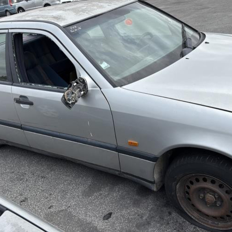 Optique avant secondaire droit (feux)(clignotant) MERCEDES CLASSE C 202 Photo n°10