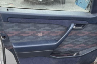 Optique avant secondaire droit (feux)(clignotant) MERCEDES CLASSE C 202