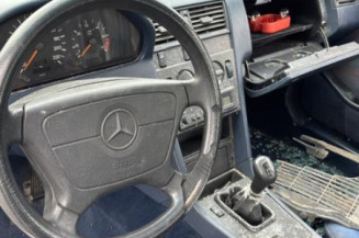 Optique avant secondaire droit (feux)(clignotant) MERCEDES CLASSE C 202