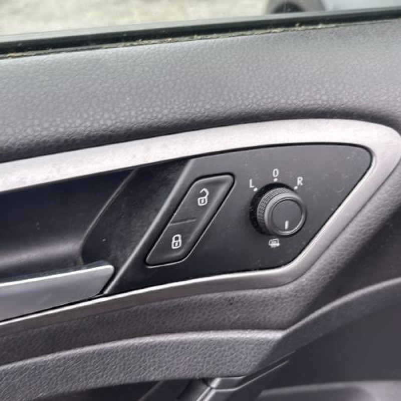 Pare boue arriere droit VOLKSWAGEN GOLF 7 Photo n°15