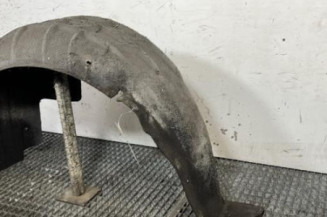 Pare boue arriere gauche VOLKSWAGEN GOLF 7