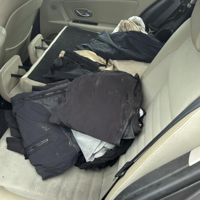 Pare boue arriere droit RENAULT LAGUNA 3 Photo n°16