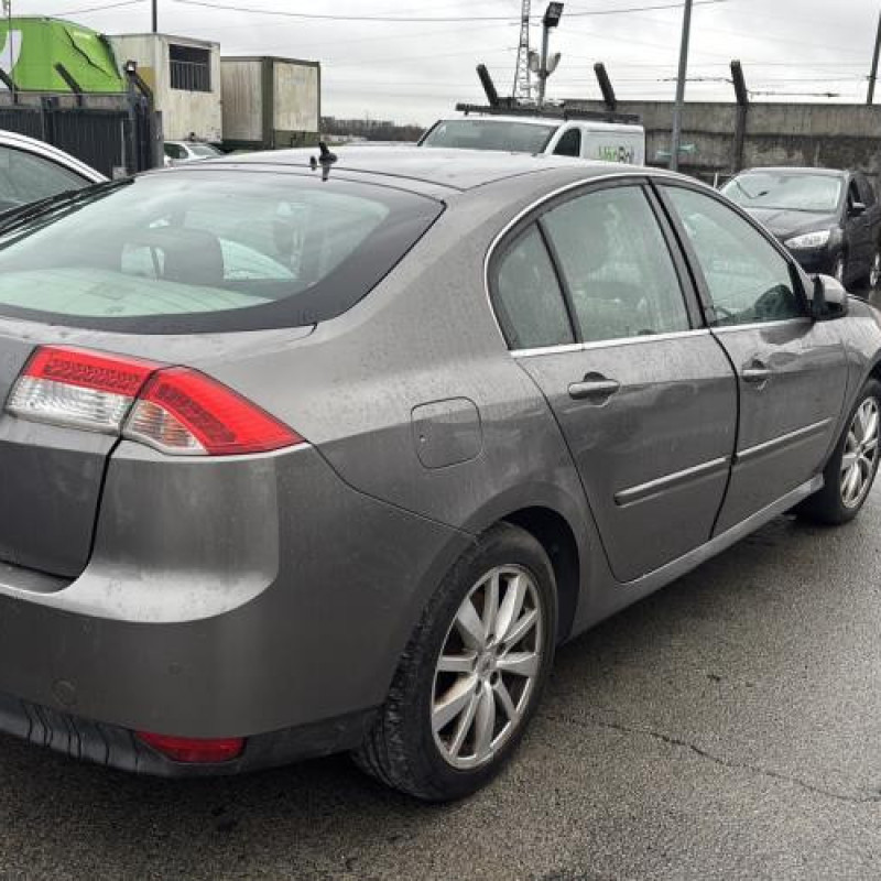 Pare boue avant gauche RENAULT LAGUNA 3 Photo n°7