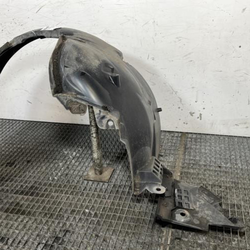 Pare boue avant gauche DACIA SANDERO 2 Photo n°4