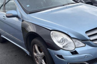 Pare boue avant gauche MERCEDES CLASSE R 251