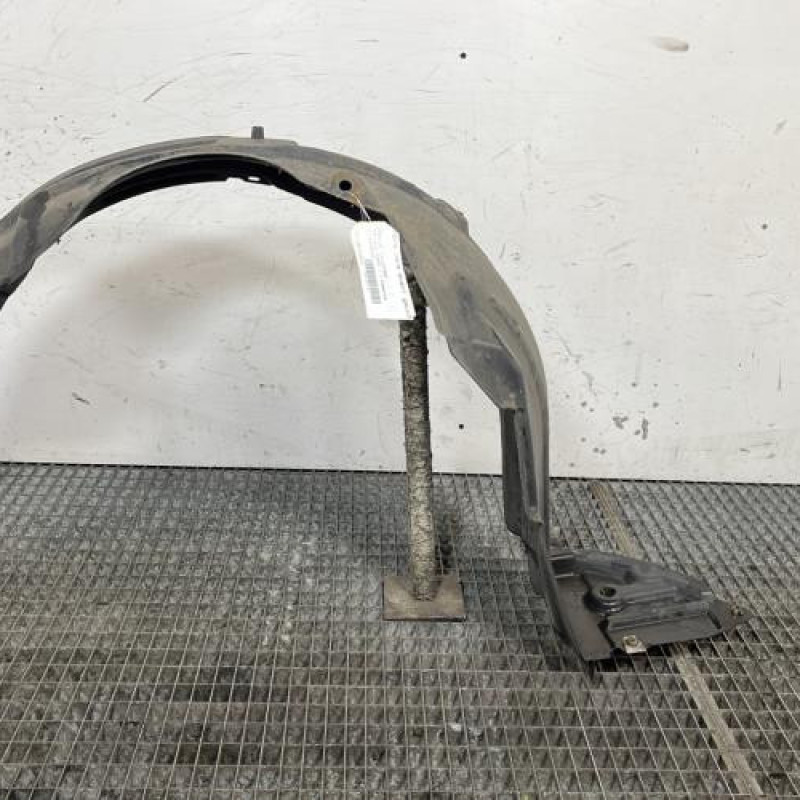 Pare boue avant gauche TOYOTA YARIS 2 Photo n°1