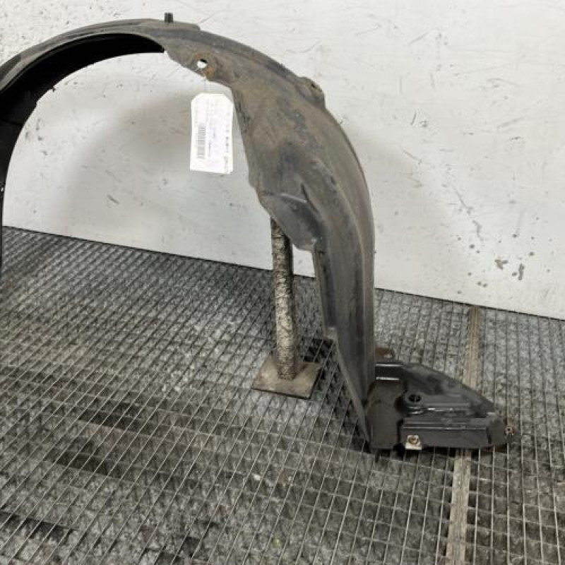 Pare boue avant gauche TOYOTA YARIS 2 Photo n°3