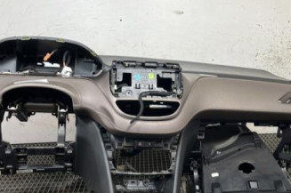 Planche de bord complete PEUGEOT 2008 1 Photo n°1