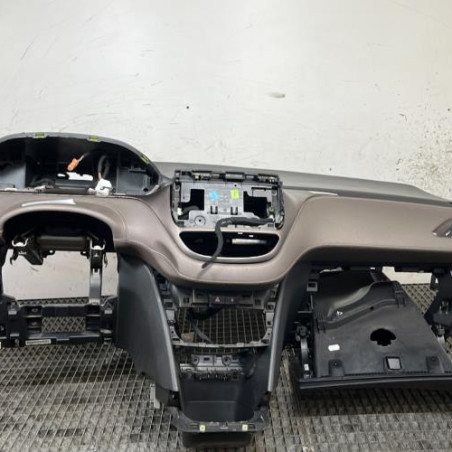 Planche de bord complete PEUGEOT 2008 1 Photo n°1