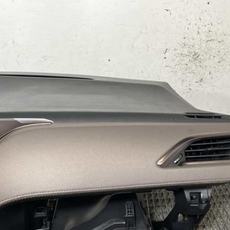 Planche de bord complete PEUGEOT 2008 1 Photo n°8