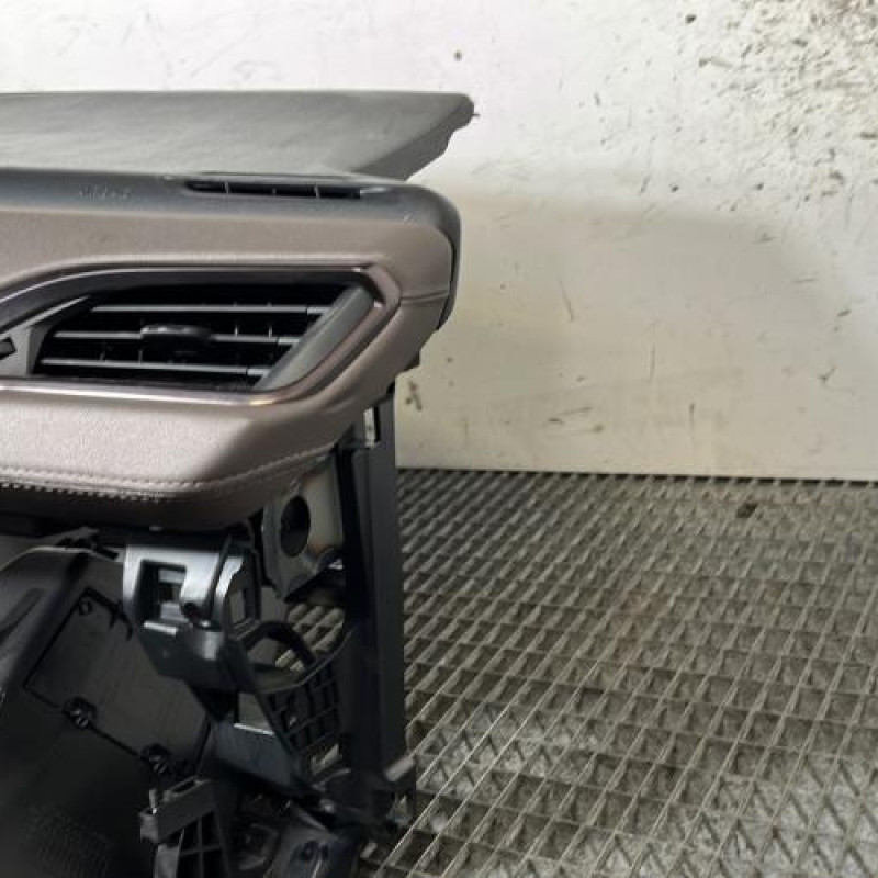 Planche de bord complete PEUGEOT 2008 1 Photo n°9