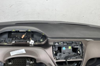 Planche de bord complete PEUGEOT 2008 1