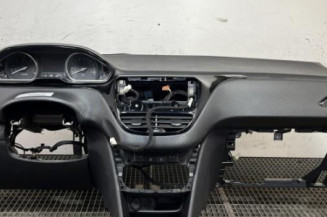 Planche de bord complete PEUGEOT 2008 1 Photo n°1