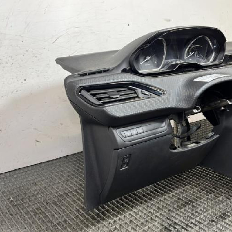 Planche de bord complete PEUGEOT 2008 1 Photo n°2