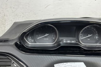 Planche de bord complete PEUGEOT 2008 1
