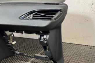 Planche de bord complete PEUGEOT 2008 1