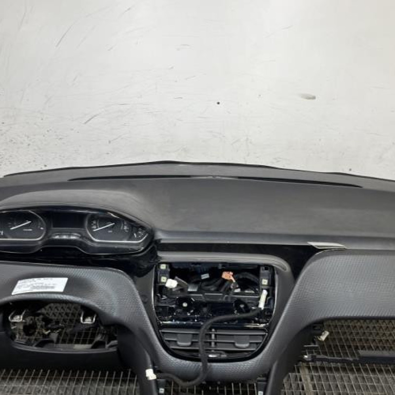 Planche de bord complete PEUGEOT 2008 1 Photo n°10