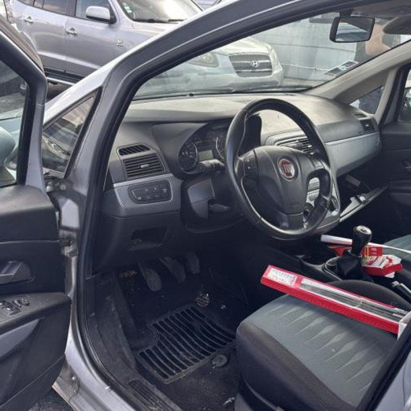 Feu arriere stop central FIAT PUNTO EVO 3 Photo n°12