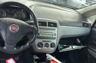 Feu arriere stop central FIAT PUNTO EVO 3