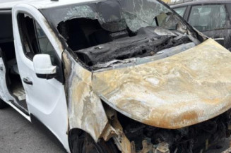 Feu arriere stop central NISSAN PRIMASTAR 2