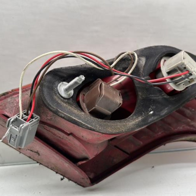 Feu arriere secondaire gauche (feux) FORD FOCUS 2 Photo n°3