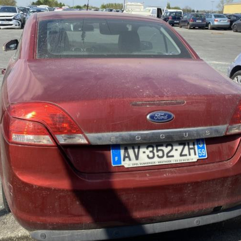 Feu arriere secondaire gauche (feux) FORD FOCUS 2 Photo n°8