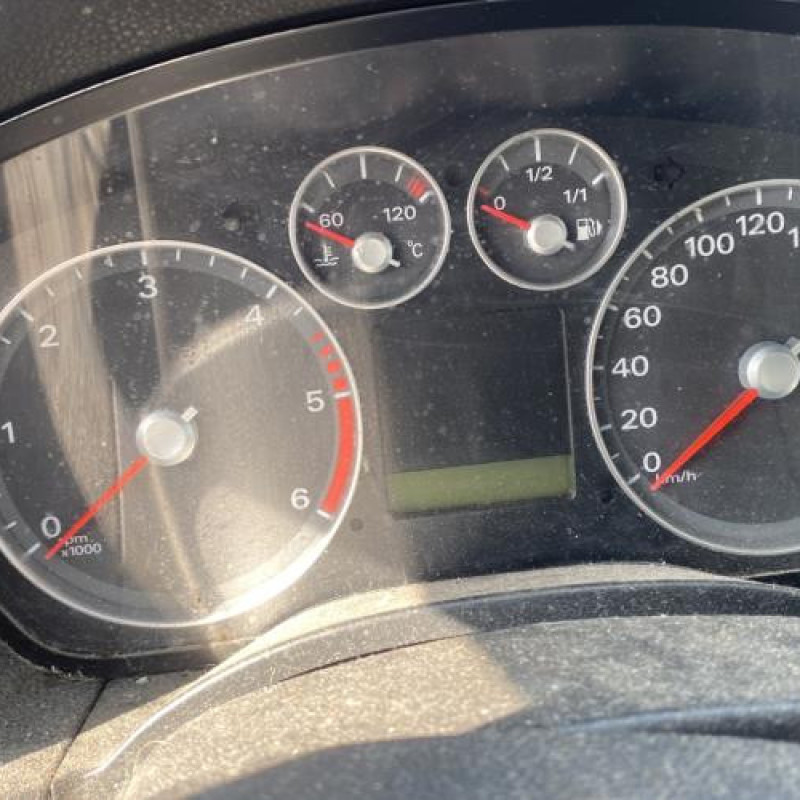 Feu arriere secondaire gauche (feux) FORD FOCUS 2 Photo n°20