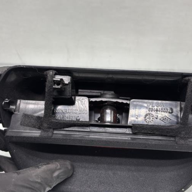 Feu arriere stop central DACIA SANDERO 1 Photo n°3