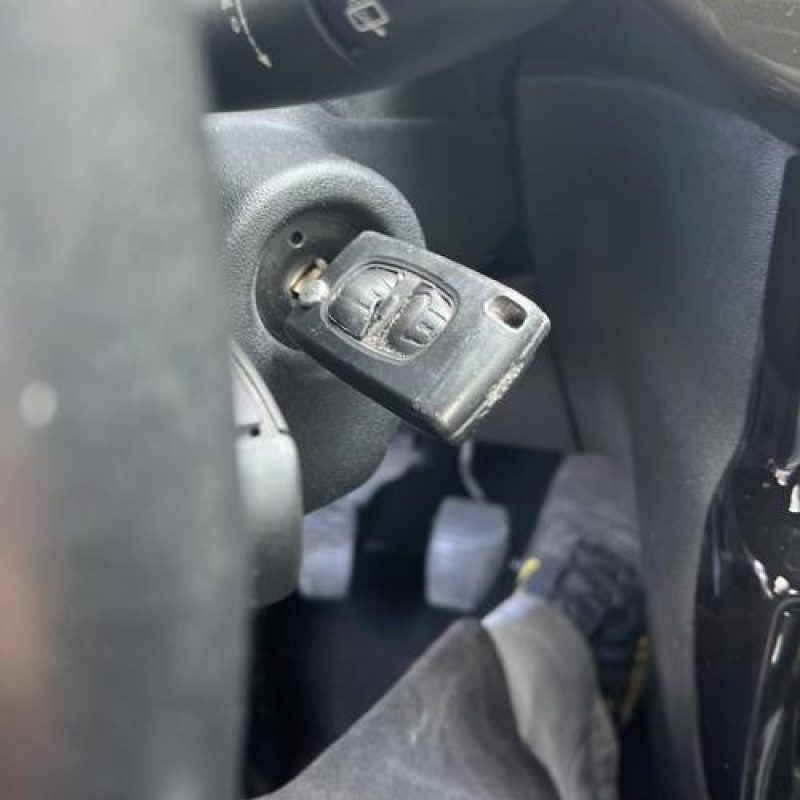 Serrure avant droit CITROEN C3 2 Photo n°17