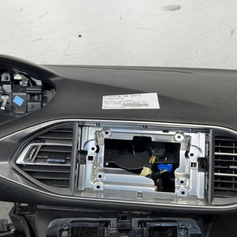 Planche de bord complete PEUGEOT 308 2 Photo n°5