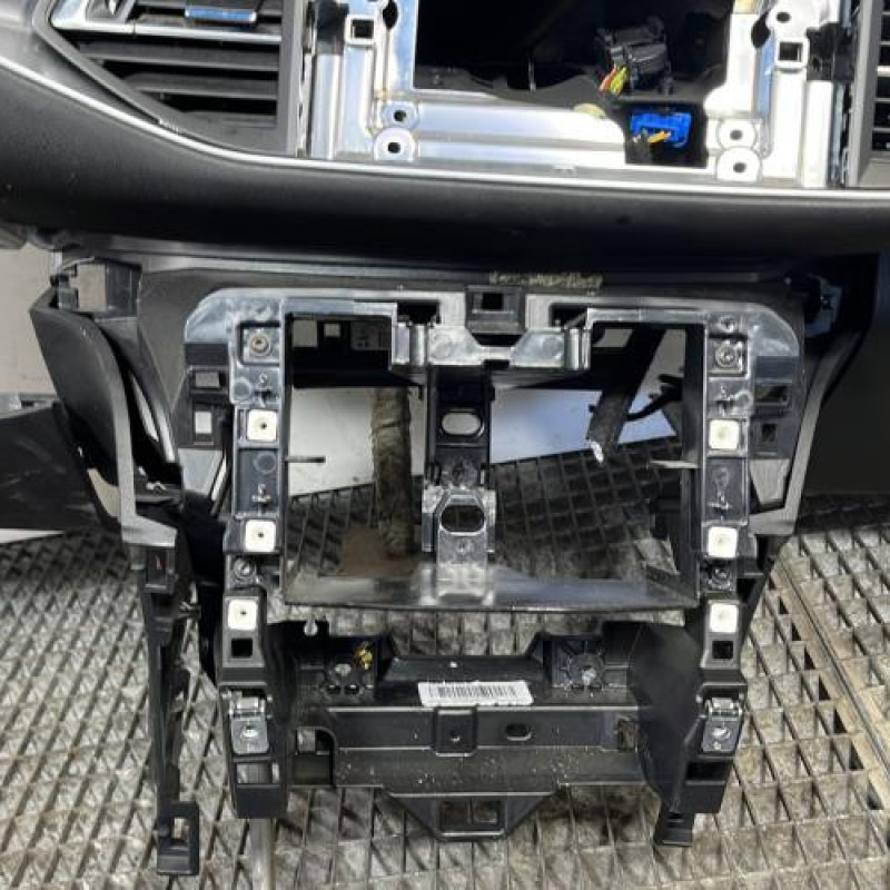 Planche de bord complete PEUGEOT 308 2 Photo n°6