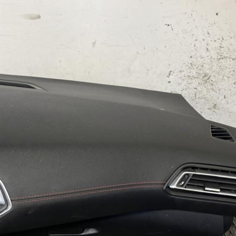 Planche de bord complete PEUGEOT 308 2 Photo n°8