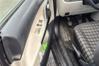 TOYOTA IQ 1.0i - 12V