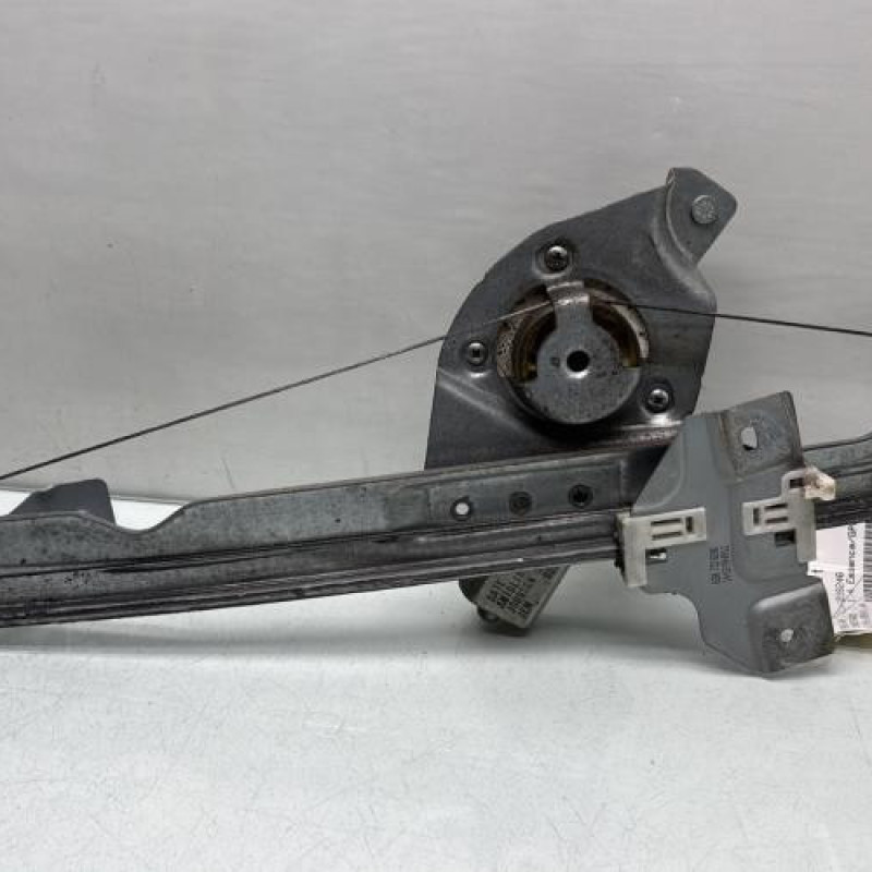 Leve vitre electrique avant droit DACIA SANDERO 1 Photo n°1