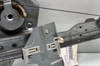 Leve vitre electrique avant droit DACIA SANDERO 1