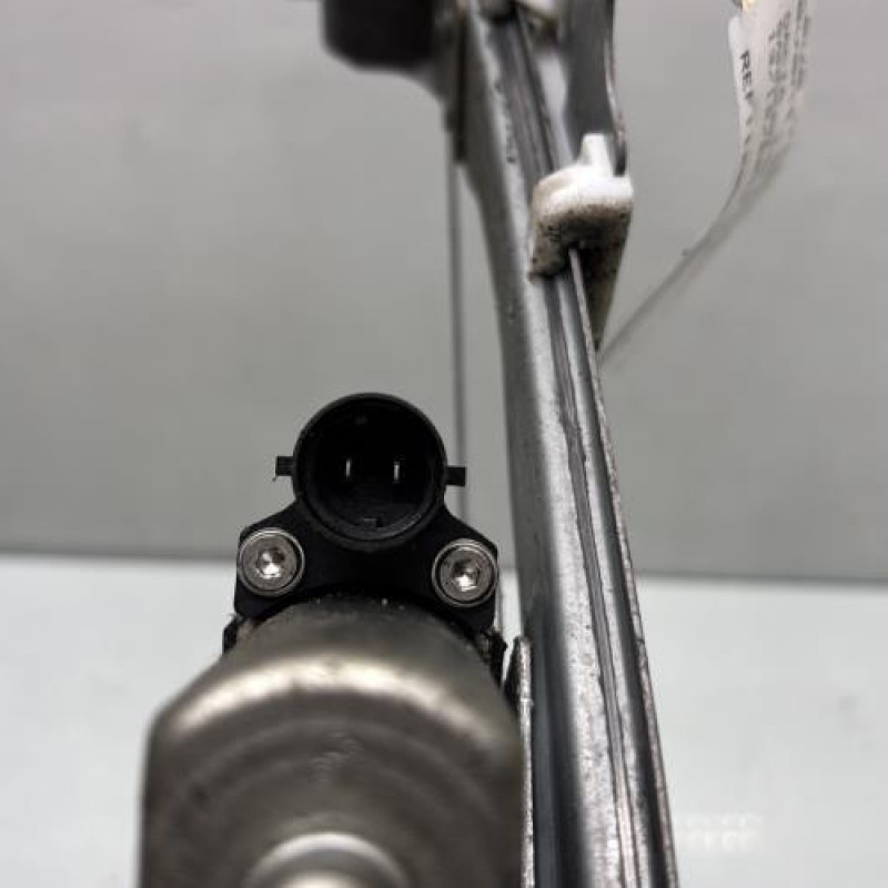 Leve vitre electrique avant gauche DACIA SANDERO 1 Photo n°4