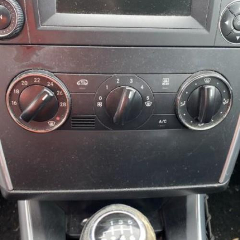 Renfort pare choc avant (traverse) MERCEDES CLASSE B 245 Photo n°17