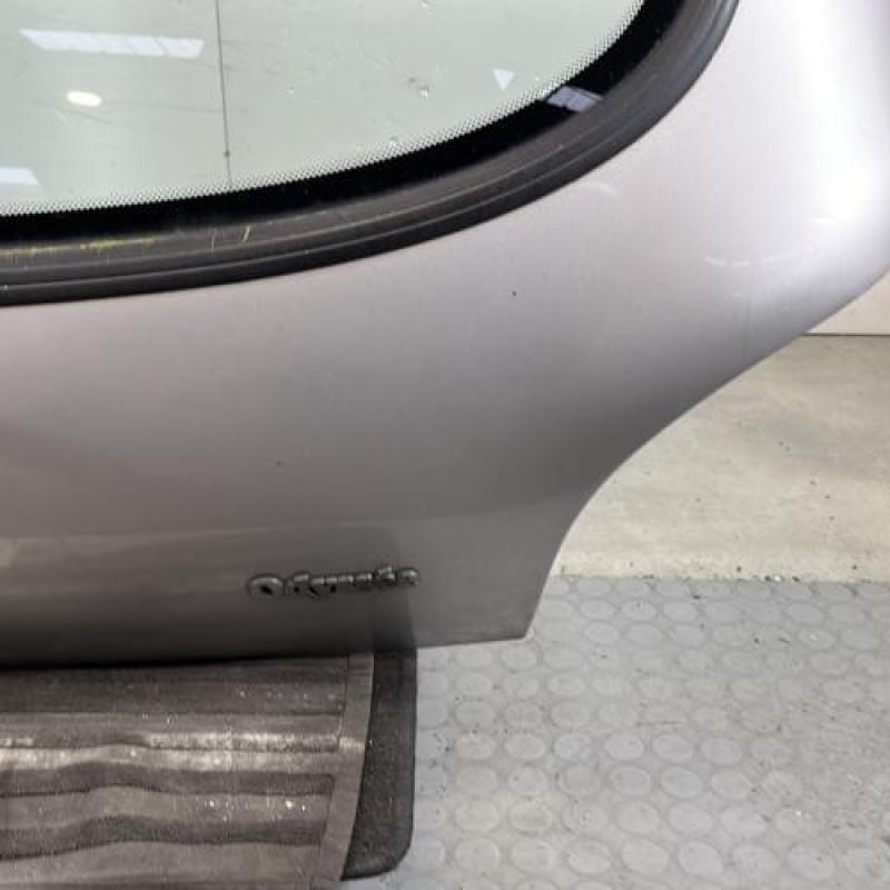 Malle/Hayon arriere FORD FIESTA 4 Photo n°7