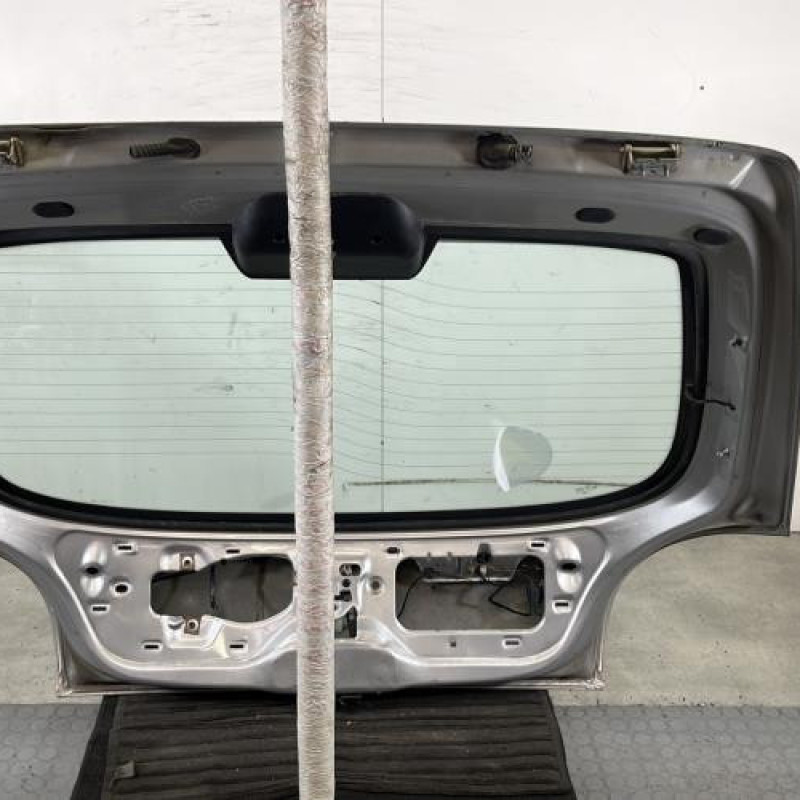 Malle/Hayon arriere FORD FIESTA 4 Photo n°8