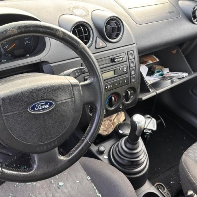 Malle/Hayon arriere FORD FIESTA 5 Photo n°20