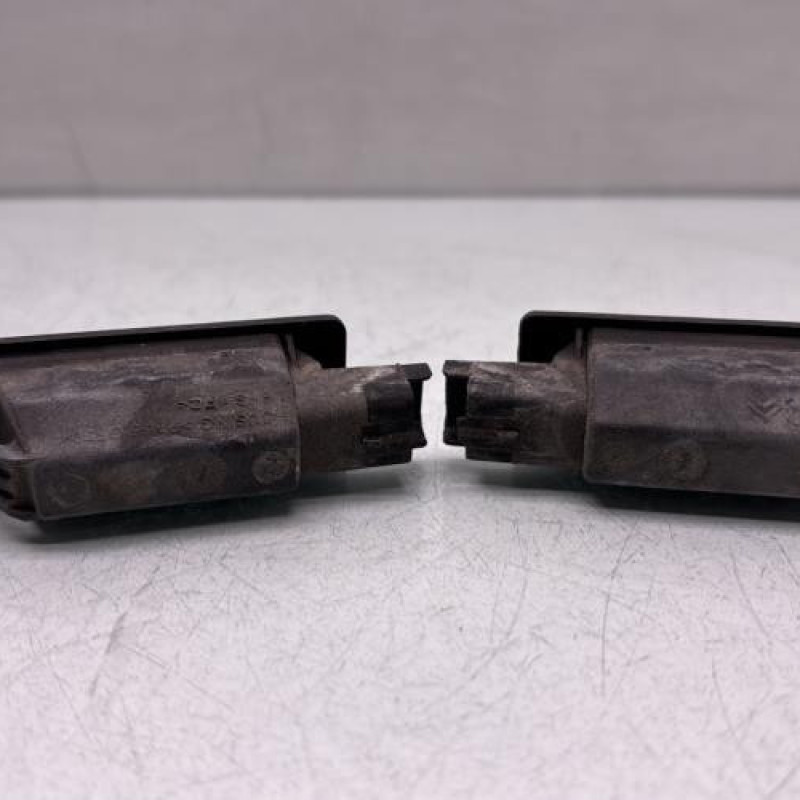 Eclairage de plaque CITROEN C3 2 Photo n°2