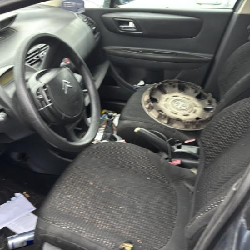 Pare choc arriere CITROEN C4 1 Photo n°16