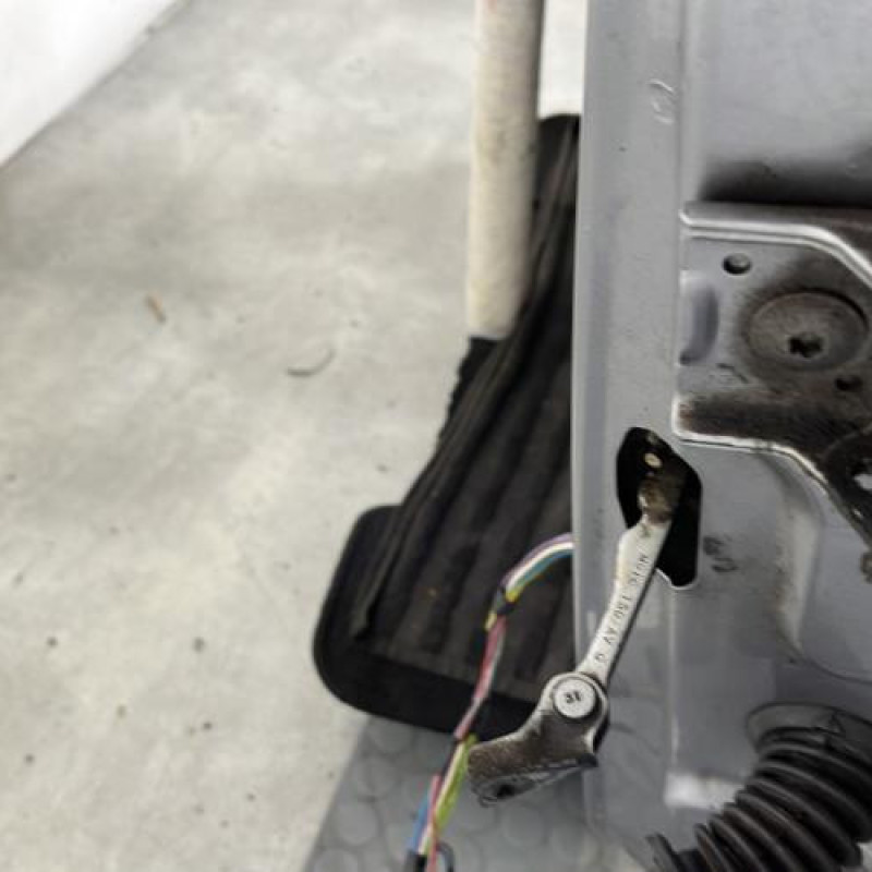 Porte avant gauche PEUGEOT 307 Photo n°4