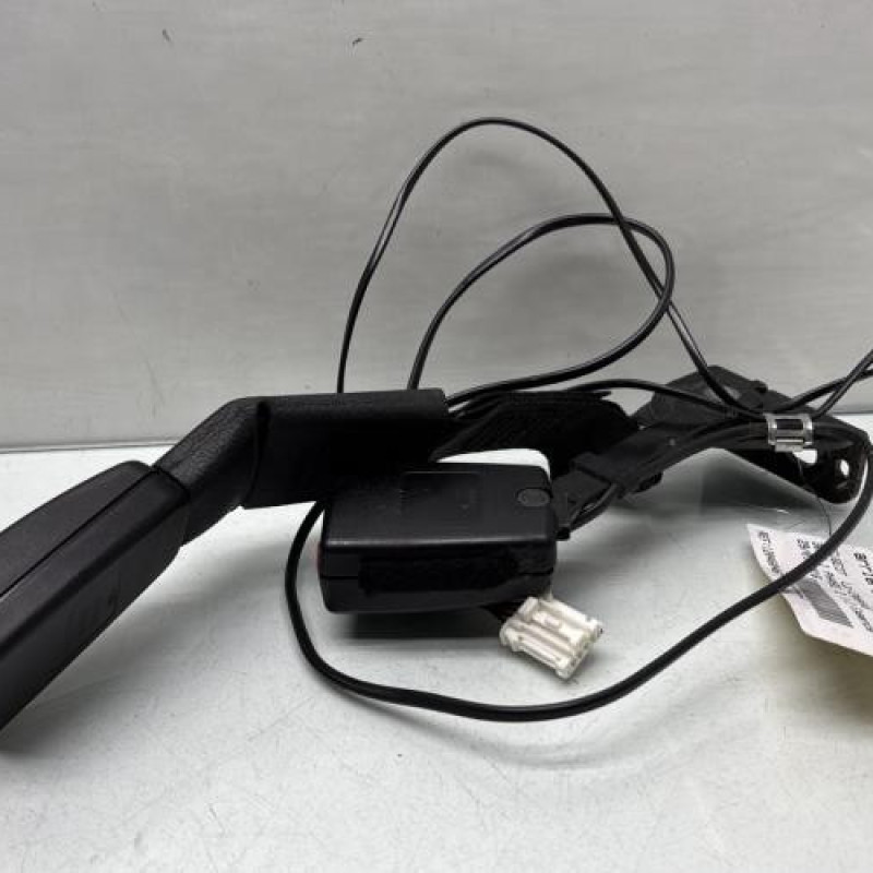 Attache ceinture arriere droit PEUGEOT 3008 1 Photo n°1